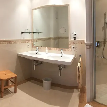 Hotel Goldener Adler Curon Venosta